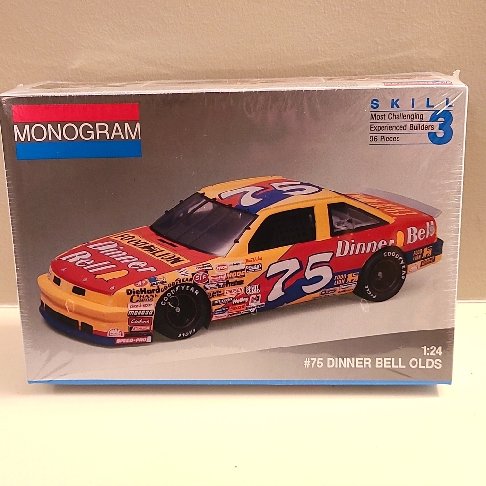 New/Sealed-1992 Monogram #75 Dinner Bell Olds